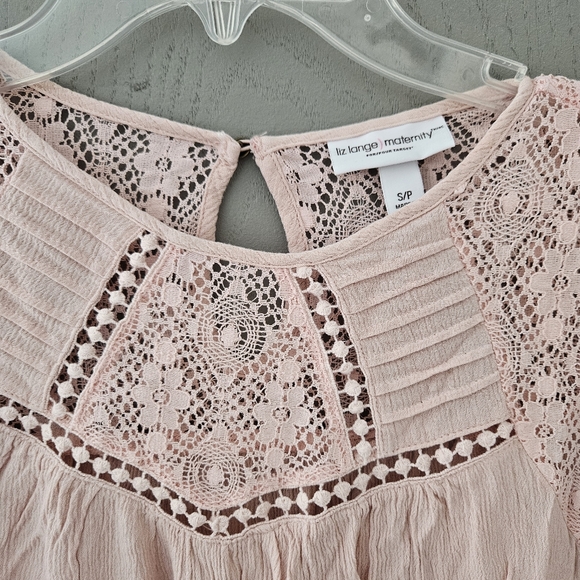 Liz Lange Maternity Pink Leave Top Blouse Small - Picture 2 of 3